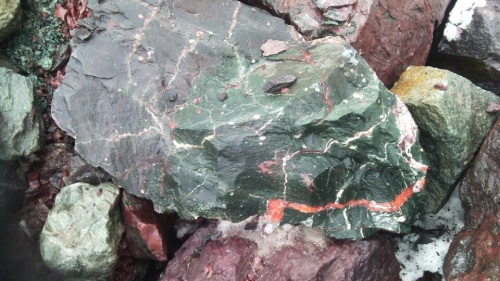 Гигантские зелёные валуны для ландшафтного дизайна весом более 5 тонн купить в Электростали