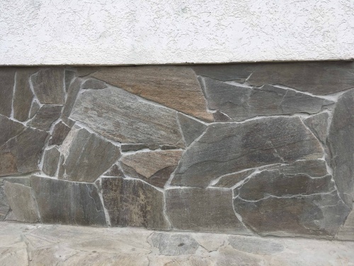 Плитняк златолит Уральский для цоколя, отмостки купить в Электростали