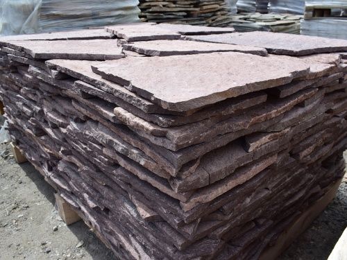 Плитняк лемезит бордовый для облицовки цоколя 20-25 мм  купить в Электростали