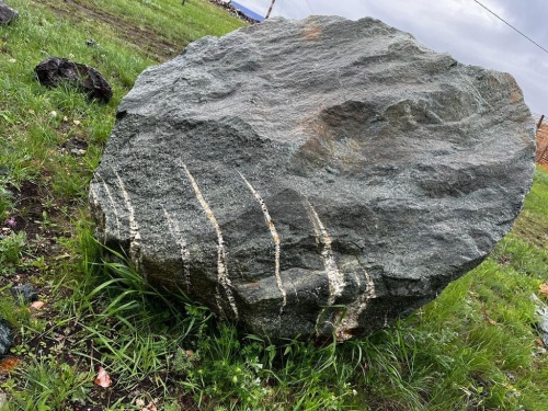 Гигантские зелёные валуны для ландшафтного дизайна весом более 5 тонн купить в Электростали