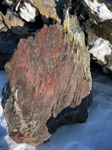 Ландшафтные глыбы красно-фиолетовые 200-1000 килограмм купить в Электростали