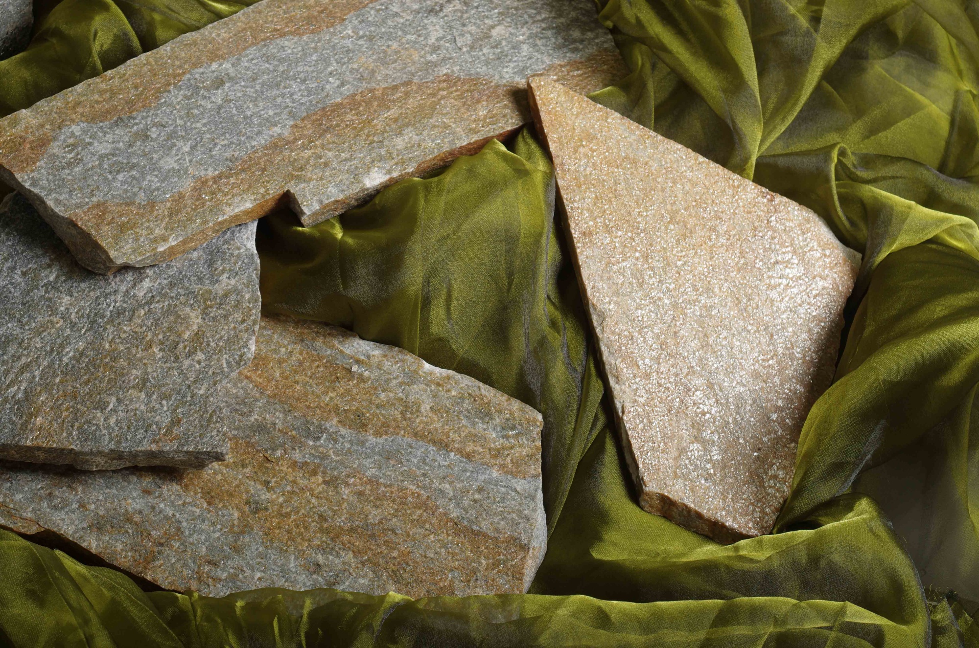 Плитняк златолит Уральский  для фасада купить в Электростали