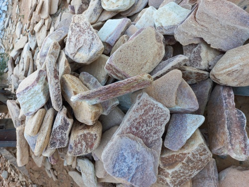 Златолит жёлтый, жёлто-зелёный глыбки и валуны для ланшафтного дизайна купить в Электростали