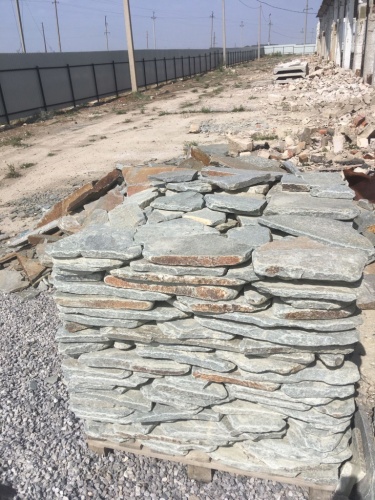 Златолит серебристый галтованный для лестниц купить в Электростали