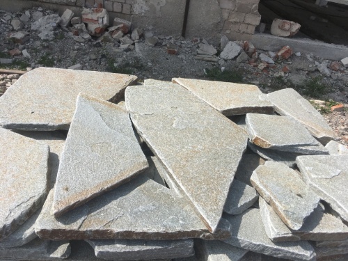 Златолит серебристый галтованный для лестниц купить в Электростали